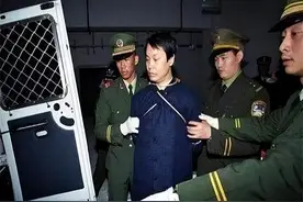 “世纪贼王”43岁被枪毙，死后银行账户被打开，数字高达20亿图片