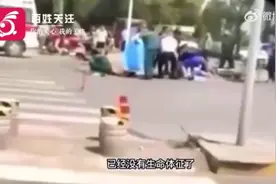 4少年同骑1台电瓶车，与重型挂车相撞身亡！图片