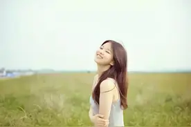 一个人说话的音量，暴露了他的层次图片