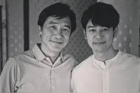 60岁梁朝伟日本近况！与妻夫木聪相约喝茶，满脸老年斑皱纹长全脸图片