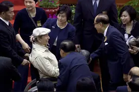 何鸿燊李嘉诚谁更富有？何鸿燊的财富被高估，李嘉诚的财富被低估图片