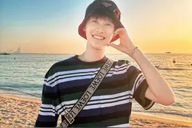 朋友眼中的陈雨菲：从东京到巴黎，岩缝中的野蛮之花图片