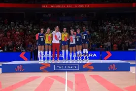 女排世联赛最佳阵容！埃格努MVP，泽赫拉落选有争议，意大利占5席图片