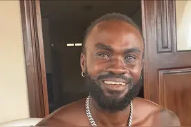 中国女孩嫁黑人不要彩礼？非洲3个留学生全娶中国老婆，满脸无奈图片