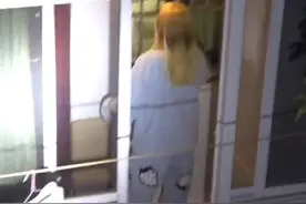 江苏扬州 女子误把自己锁阳台，喊屋里Siri报警求助图片