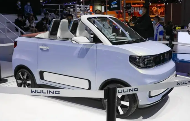 预售3天订单破10万，最便宜敞篷车五菱宏光MINI EV有何魅力？