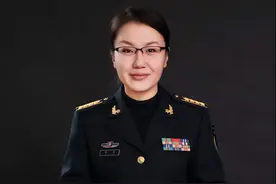 多次预判美国南海阴谋，被美国称为最危险的人物，火箭军女神李莉图片