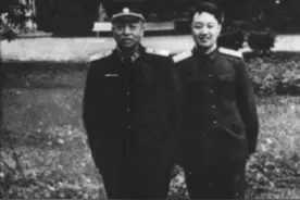 景希珍因军衔与上级争论，被彭德怀批评，事后彭老总道歉：我有错图片