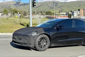 新车 | 车头增多颗摄像头，配HW4.0硬件，新款特斯拉Model 3最新消息图片