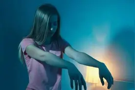 为什么有的人会梦游？强行叫醒梦游的人，会有什么严重后果？图片