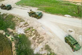 满屏的“火”！直击炮兵实弹射击现场图片