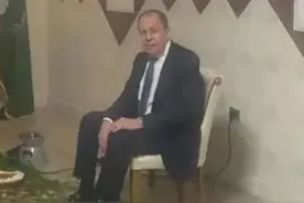 令人动容！一张照片反映出一位任职20年大国外长的心酸与不易！图片