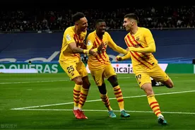 西甲-皇马主场0-4惨败巴萨 奥巴梅杨2射1传 登贝莱两助攻图片