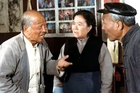 难忘41年前喜剧片《月亮湾的笑声》，笑中带泪，兰花贵根近况如何图片