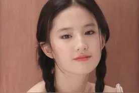 女人出门不管有多赶，尽量画淡妆，这4个步骤让你美得更高级图片