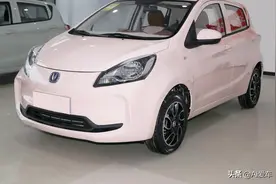 301公里巡航，4座设计带后备箱，低价小巧代步车，实拍奔奔E-Star图片