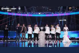 狼队冠军5虎吃散伙饭，小胖不舍帆帆称眼泪哭干，飞牛：赛场再见图片