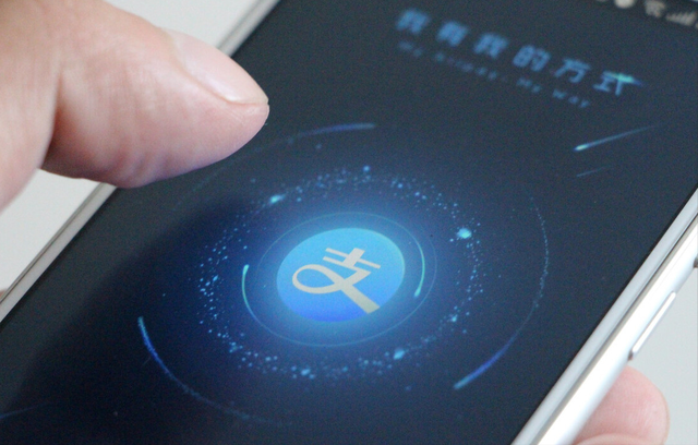 家家住别墅开豪车，全国第一村华西村，为何会“富极而衰”？