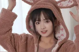 瓜子脸可爱风美女小兔兔睡衣分享图片