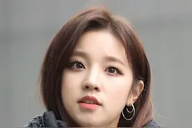 都说宋雨琦在内娱很“普”？看到路人拍的无修图，我信了图片