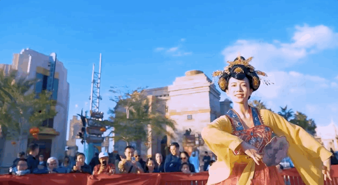 �����ȹ���ڡ�ϲӭ��ʮ�󡱡�����������ʽ��������࣬�����˲�ͣ��