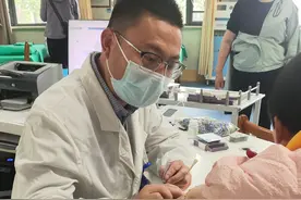 孩子日也咳夜也咳愁坏家长，小小银针来帮忙图片