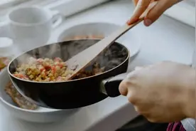 很多餐馆不做现炒的菜了！没有一个人能逃得过「预制菜」图片