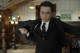 三看《伪装者》，明楼的一句“请问你带烟了吗”为什么会吓坏明台图片