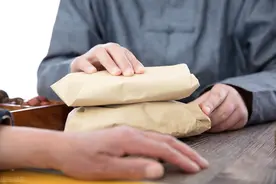 总口苦，因为湿气大！一张方子，除湿去口苦，值得认真品味图片