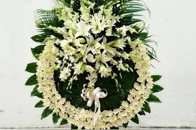 买一个白事花圈要如何选购？网上预订花圈，配送花圈图片