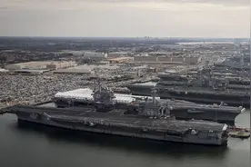 6艘“超级航母”同框！壮观的一幕，却反而证明美海军实力萎缩？图片