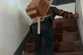 两方沙子一吨水泥两托盘砖扛上3楼，给200块钱这个活你会去干吗？图片