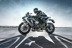 摩托车发动机VS汽车发动机，高转速和大排量的对决图片