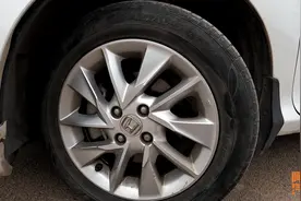 换轮胎必须换原厂的吗？去4S店换的质量才更好？内行人告诉你真相图片