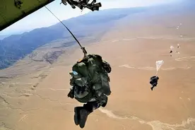 空降兵全旅战备出动，数千名伞兵空降作战，需要多少架运20?图片