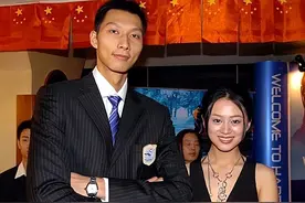 02年，体操女神戴菲菲退役后过得如何？北大任教之余，进军娱乐圈图片