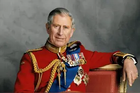 查尔斯74岁荣登王位，老泪纵横，留给朕的日子还有多少天？图片