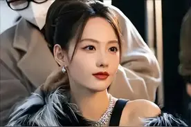 这一次，36岁靠美貌翻身的张嘉倪，彻底撕开了前任买超的尴尬处境图片