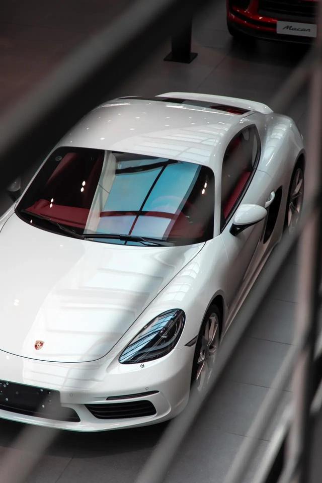 全屏超高清的超跑豪车壁纸 .欣赏一下 ！#创作灵感