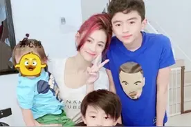 张柏芝带三儿子露脸，无遮挡那一刻，迅速从人群缝隙间微笑走过图片