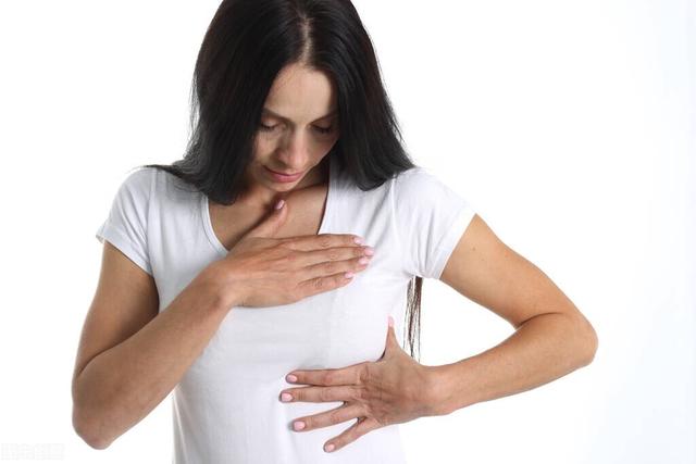 乳腺囊肿是什么病（乳腺囊肿是什么它会自己消失吗1分钟告诉你）