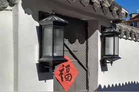 不想租房，我在云南小镇买了个老破小的院子，住自己院子养老图片