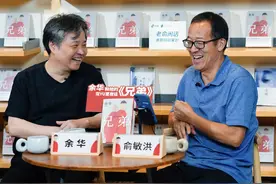 当知名作家走进带货直播间 | 始于段子，胜在文化图片