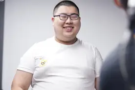 狼队小胖痛改前非，双号打上2100，改ID自嘲，月光透露AG转会新瓜图片