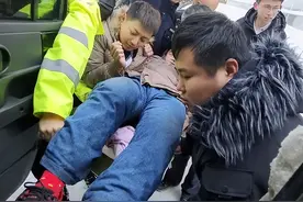 同样都是亲生骨肉，但当我生病住院后，才明白儿子和女儿的区别图片