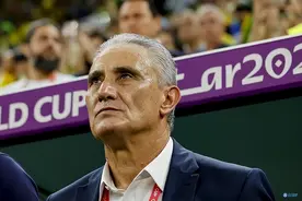 巴西无缘4强，主帅蒂特被质疑“浪费内马尔的拯救”，官方宣布：将不再担任巴西国家队主帅图片