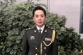 演周恩来的特型演员刘劲,事业上升期选择退隐,帮患癌父亲战胜病魔图片