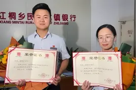 两名路人徒手接住6楼坠落女童，今天家人带女孩当面致谢救命恩人图片