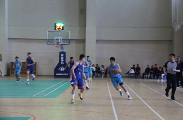 一亿米的巨人美女是谁 一亿米的巨人美女古风