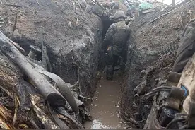 一天300条人命，填不饱顿巴斯绞肉机，赫尔松不放，俄军代价更大图片